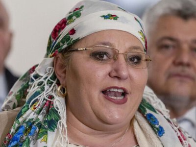 Госпіталізували до лікарні: скандальна євродепутатка Діана Шошоаке потрапила в ДТП у Бухаресті