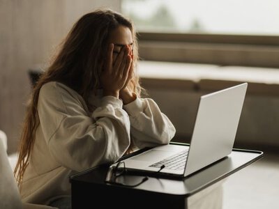 Ігнор у робочих чатах може коштувати 6800 грн: коли це вважають мобінгом