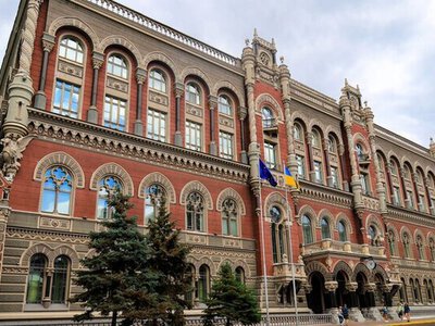 Полювання на дропів та контроль усіх переказів. Як НБУ пропонує змінити правила моніторингу платіжних операцій