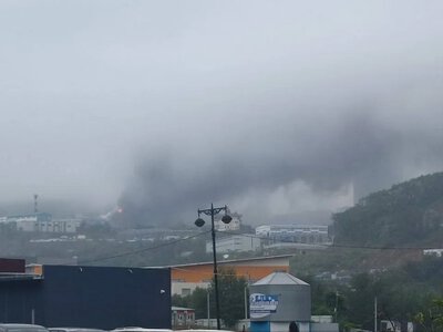 Відео: у Владивостоці спалахнула масштабна пожежа на складі