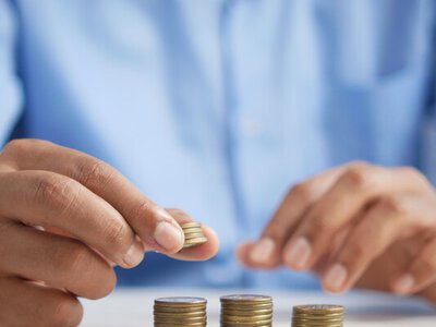 Дві доплати одночасно: кому у серпні нарахують 1220 гривень до пенсії