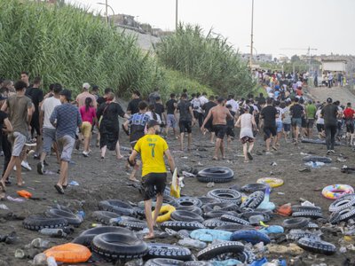 Іспанія стягує армію та спецназ до Сеути через наплив мігрантів