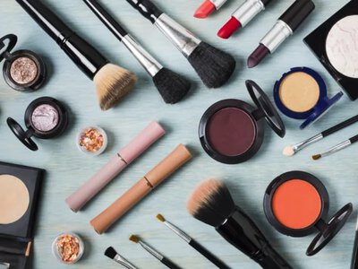 Дату перенесли: коли в Україні запрацюють нові правила продажу косметики