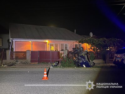 На Мукачівщині авто перекинулося на паркан, загинув 19-річний пасажир