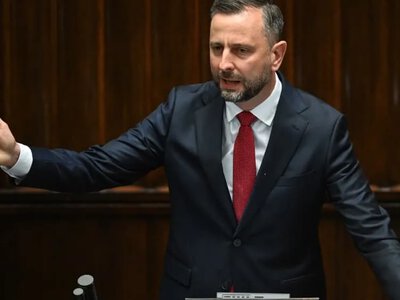 Міністр оборони Польщі звинуватив опозицію у зміні ставлення до України