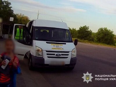«Аби діти не чули вибухів»: поліцейські «Білого янгола» евакуювали ще одну родину з Нікопольського району