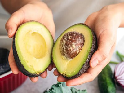 7 продуктів із корисними жирами, які замінять авокадо