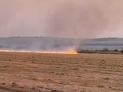 Під Одесою спалахнула масштабна пожежа на полях: вогонь гасять рятувальники