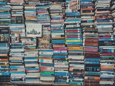Людство колись говорило десятками тисяч мов: куди вони зникли