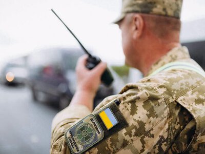 На польському кордоні в чергах стоять 220 авто і 7 автобусів