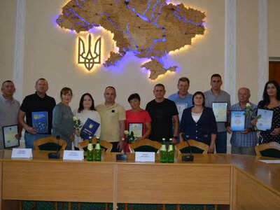 Тренерів із Луцької спортшколи №2 відзначили державними та обласними нагородами з нагоди Дня тренера