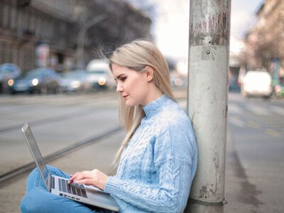Середня зарплата – 25 тисяч гривень: яку роботу пропонують молоді в Україні