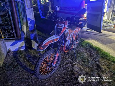 На Ужгородщині неповнолітній мотоцикліст збив насмерть жінку і загинув сам