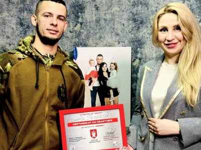 Те, про що мріяв після полону: захисник Маріуполя Георгій Рошка отримав житло в межах проєкту «Серце Азовсталі»