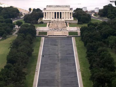 У США зняли звинувачення у вандалізмі з олімпійця через пошкодження Reflecting Pool