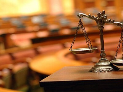На лаву підсудних сяде буковинець, обвинувачений у привласненні банківської картки та крадіжці грошей