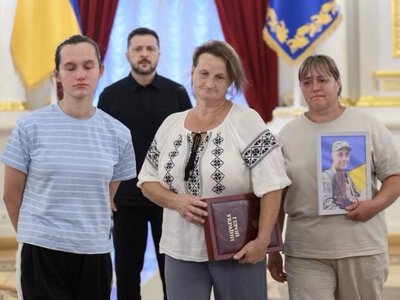 Родині полеглого воїна Павла Лисиці вручили орден «Золота Зірка» Героя України