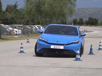 Керованість - на висоті: нове купе Honda приємно здивувало у лосиному тесті (ВІДЕО)