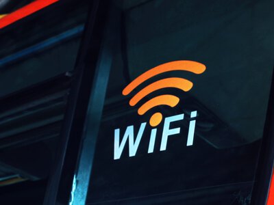 Ці предмети можуть гальмувати Wi-Fi: що краще прибрати від роутера
