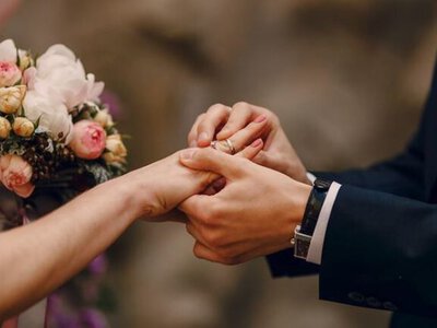 16-річна дівчина звернулася до суду, щоб вийти заміж: яке рішення ухвалили