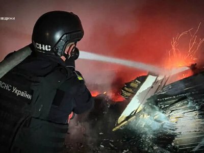 Росіяни масовано атакували місто на Чернігівщині: уражено підприємство (Фото)