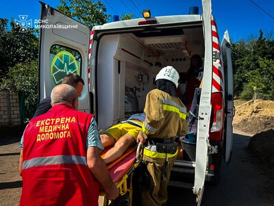 У Вознесенську рятувальники допомогли чоловікові, який впав до триметрової ями (ФОТО)