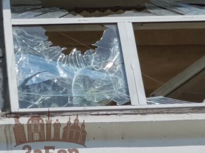 Росіяни двічі атакували Запоріжжя дронами: знову вдарили по АЗС та пошкодили багатоповерхівку на Пісках (фото, відео)