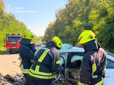 На Вінниччині рятувальники деблокували загиблого водія після смертельної ДТП