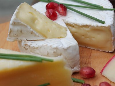У Києві викрили продаж підроблених польських масла та сиру: результати перевірки