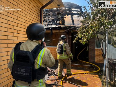 На Житомирщині після російського удару 1 серпня загорілася господарська будівля