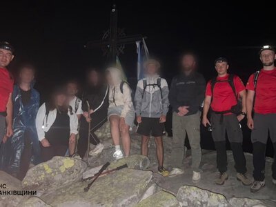 За добу прикарпатські рятувальники п’ять разів допомагали людям у горах