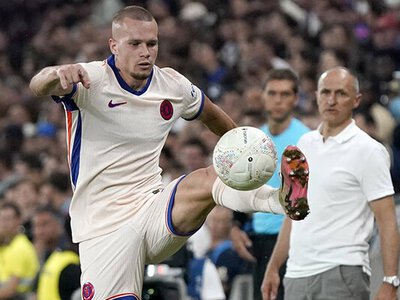 Рішення прийнято – Мудрик вилітає до розташування Челсі, аби здивувати Алонсо