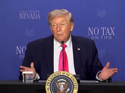 Удар відкладено, але це не точно: Трамп пообіцяв Ірану силу «з часів Другої світової», але вирішив почекати