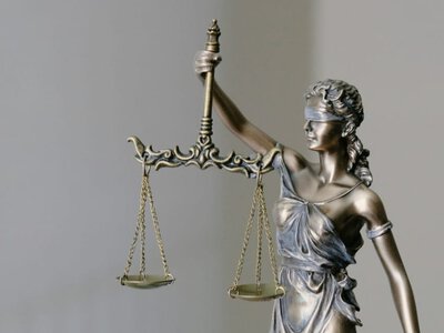 Трагедії в чотирьох штатах США: як дитяча залежність від смартфонів призвела до позову проти Meta, TikTok, Snap та Google (Відео)