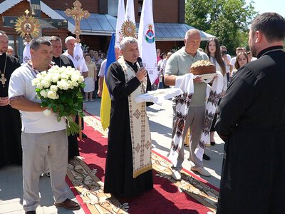Духовна спадщина Прикарпаття: Кардинал Микола Бичок побував на батьківщині о. Миколи Волосянка