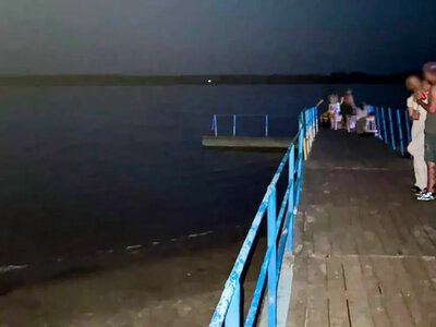 17-річний хлопець отримав важку травму після стрибка у воду на пляжі в Хрінниках