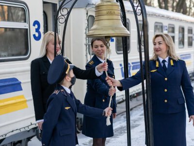 Під'їжджає “Хогвартс-експрес”: у Києві запускають групові дитячі перевезення