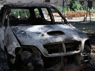 У Дніпровському районі Херсона через атаку дрона загинула жінка, двоє поранені