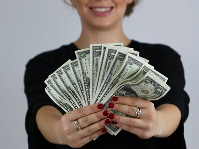 Купюра стара, але гроші ті самі: коли відмова банку в обміні є незаконною
