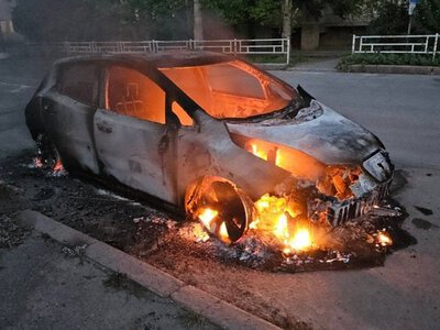 У Херсоні росіяни атакували дроном цивільне авто: загинула жінка, ще двох людей поранено