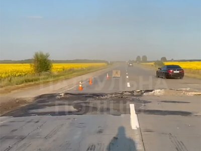 Поблизу села Йосипівка, через високу температуру повітря, відбулося деформування та підняття дорожнього покриття. ВІДЕО