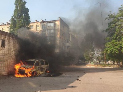 Росіяни атакували дроном цивільну автівку у Херсоні, є жертва та поранені
