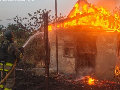 Пошкоджені підприємства, будинки та автівки: наслідки обстрілів Дніпропетровщини росіянами