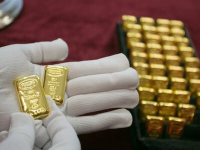 Світові резерви золота зросли на 289 тонн: Росія розпродує активи, а Польща та Китай нарощують запаси