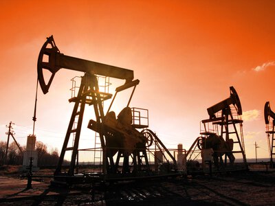 Країни ОПЕК+ погодилися збільшити видобуток нафти у вересні