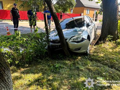Унаслідок ДТП у селищі на Рівненщині постраждала неповнолітня водійка мопеда