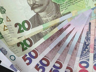 До 13 500 грн щомісяця: хто з українців може оформити базову державну допомогу у 2026 році