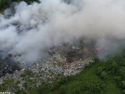 У селищі Буштино на Тячівщині загорівся сміттєсортувальний майданчик (ФОТО)