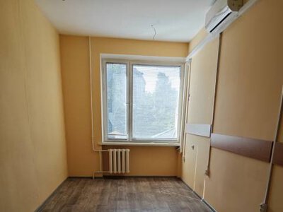 У Львові здають в оренду майже 20 квадратних метрів в будівлі проєктного інституту