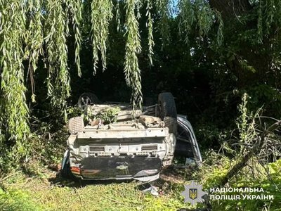 ДТП за участю легковика: поліція розслідує травмування трьох буковинців